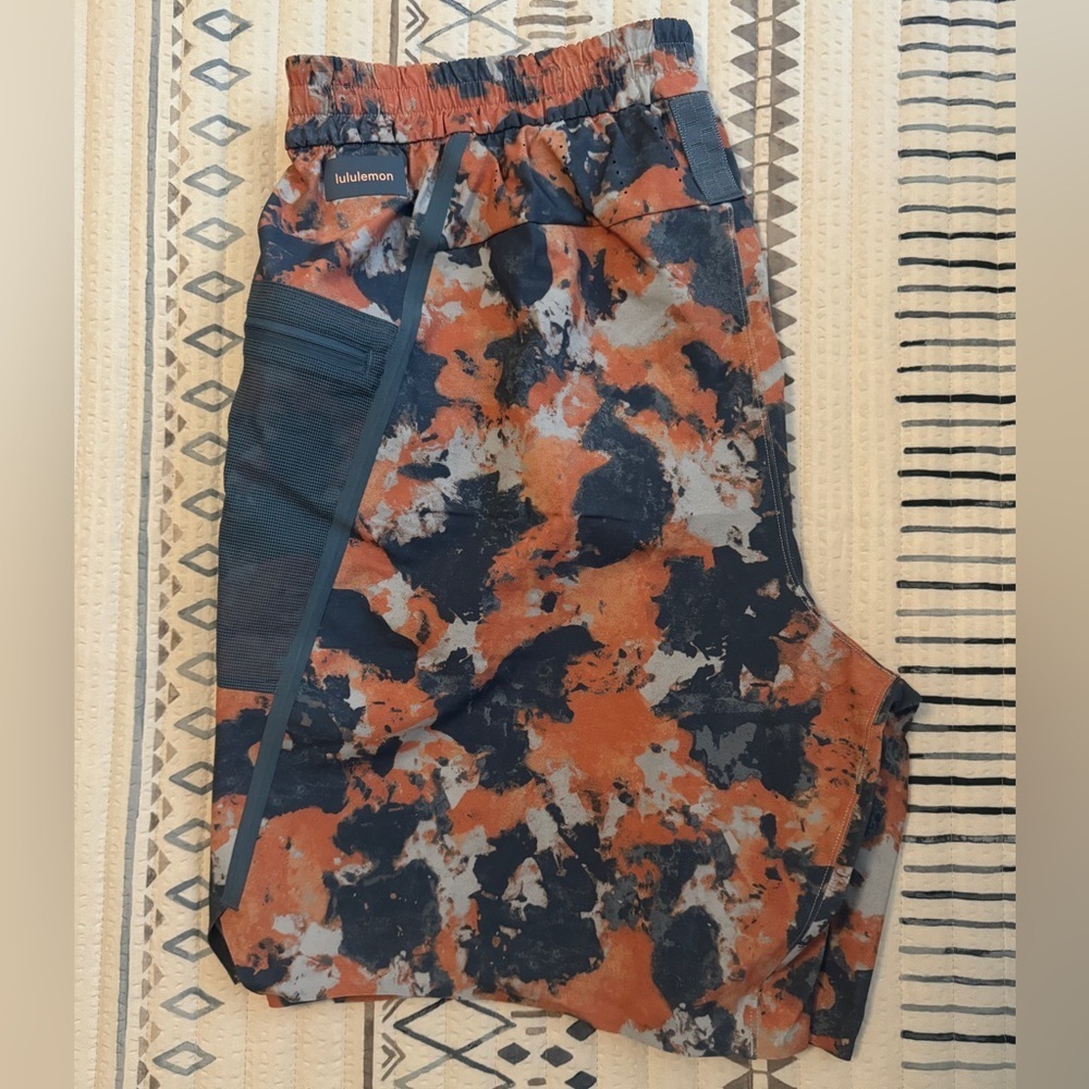 Lululemon Water- Repellent Hiking Short 8" - Picture 12 of 12